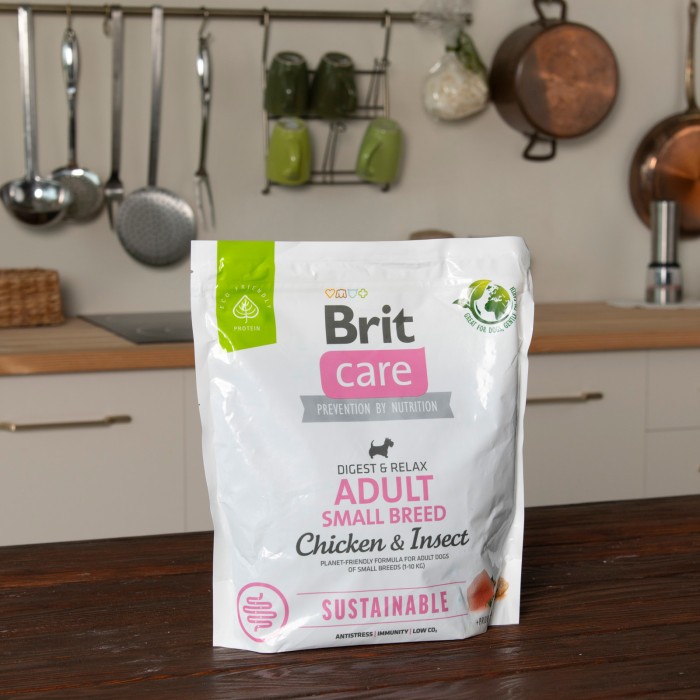 Корм для собак малих порід Brit Care Dog Sustainable Adult Small Breed з куркою та комахами, 1 кг