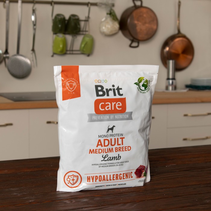 Корм для собак средних пород Brit Care Dog Hypoallergenic Adult Medium Breed гипоаллергенный с ягненком, 1 кг