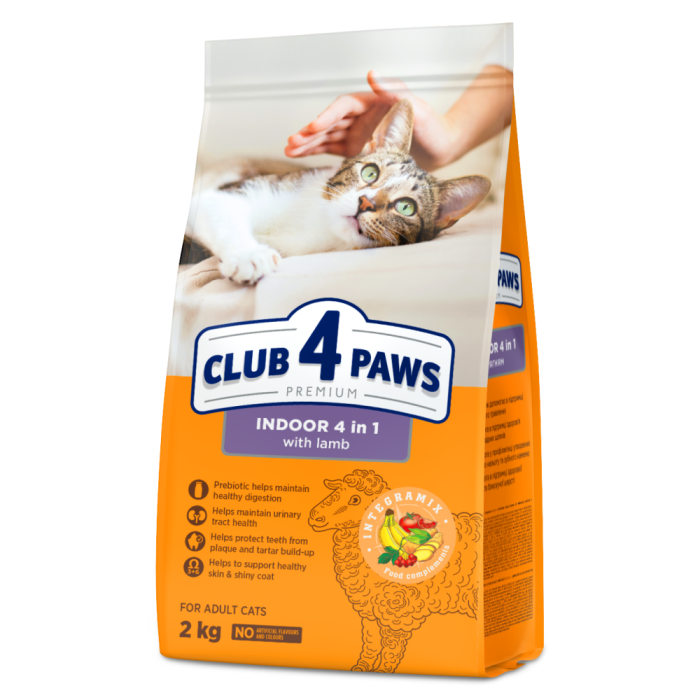 Club 4 Paws Premium для котів, що живуть в приміщенні "4 в 1" корм для дорослих котів, з ягням 2 кг