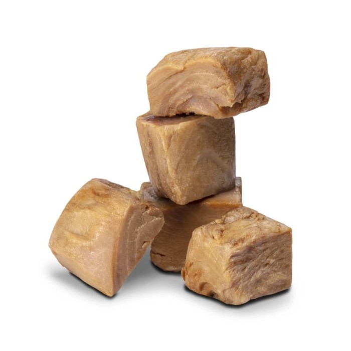Натуральное лакомство для кошек и собак Cherie "Natural Kitty", кубики из тунца, 60 г