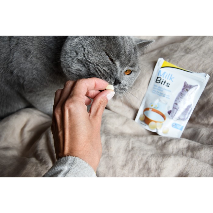 Ласощі для кішок MilkBits GimCat вітамінізовані з молоком, 40г
