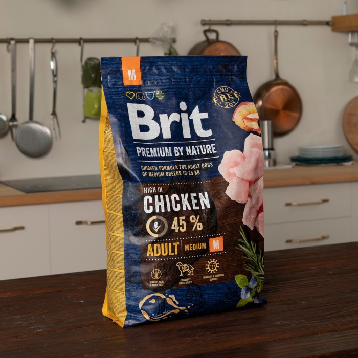 Сухий корм для дорослих собак середніх порід Brit Premium Dog Adult M з куркою, 3 кг